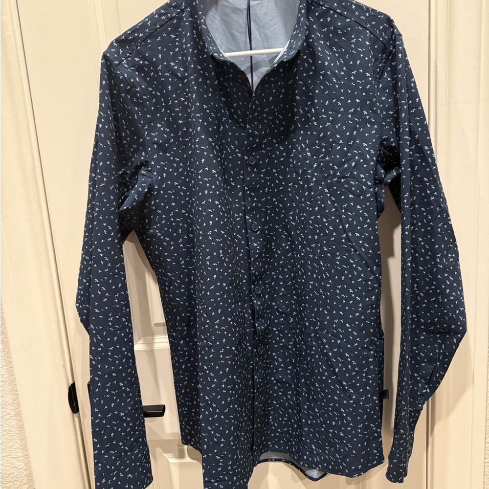 lululemon athletica Navy Blue Casual Button Down tech shirt NWOT.